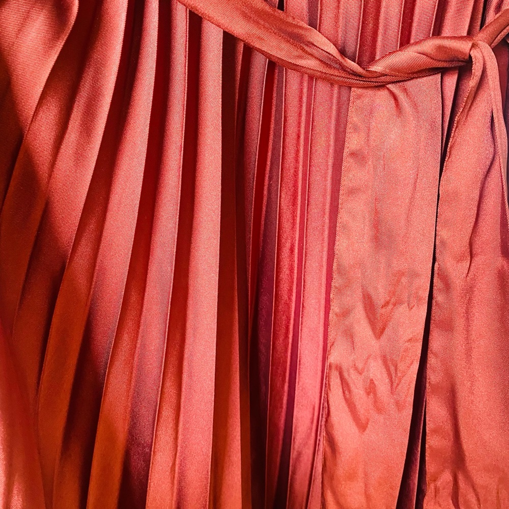 Banana Republic Silk Satin-like Wine Red Ruby Dress Size XS - Picture 8 of 14